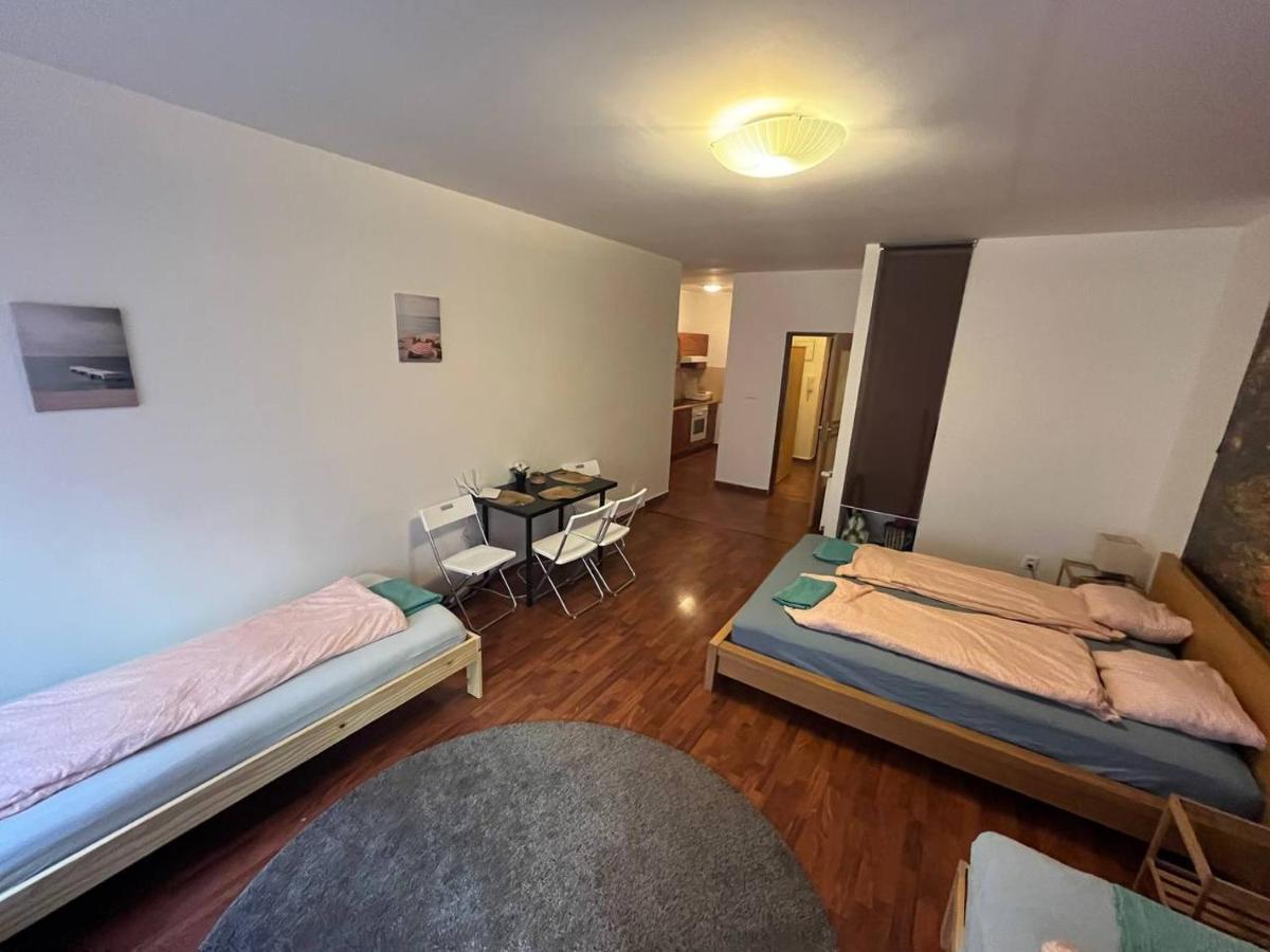 Apartments Spolkova Brno Extérieur photo